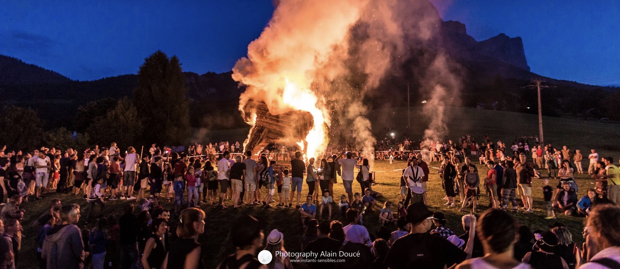 feu de la Saint Jean à Saint Pancrasse - Plateau des petites roches